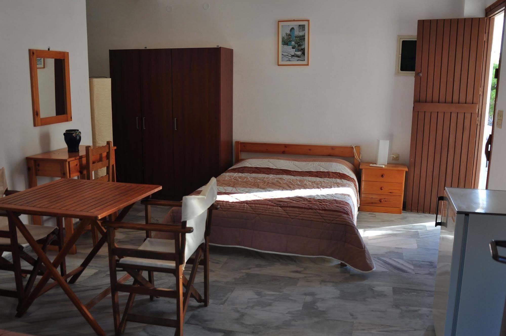 Michalis Apartments Near The Beaches With Sea View Párosz Kültér fotó