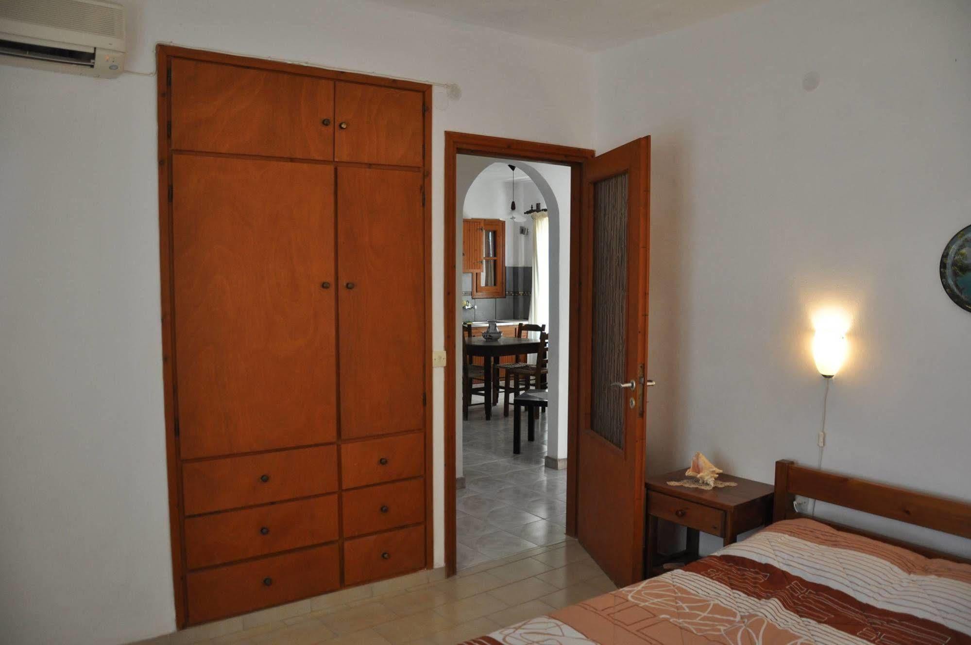 Michalis Apartments Near The Beaches With Sea View Párosz Kültér fotó