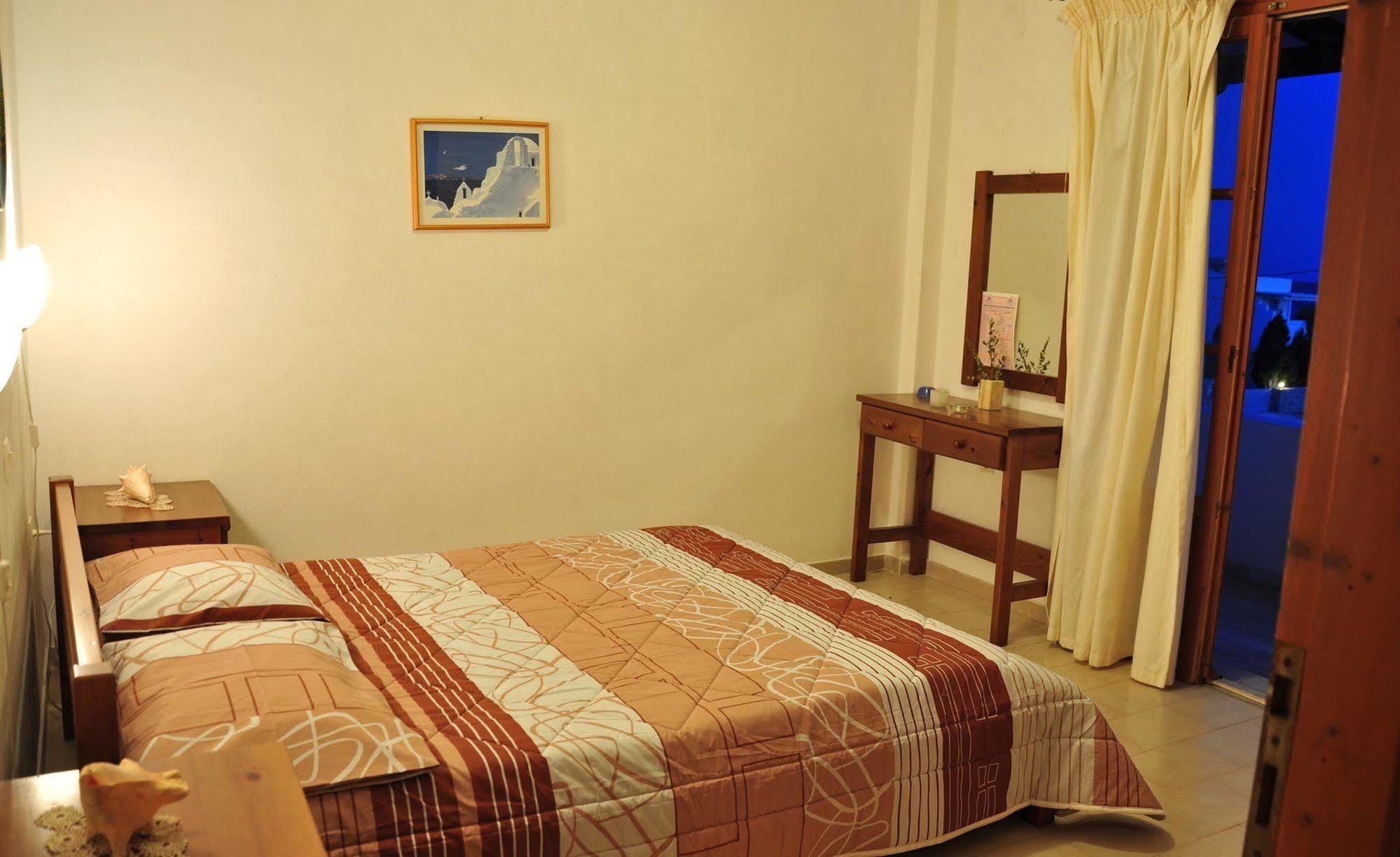 Michalis Apartments Near The Beaches With Sea View Párosz Kültér fotó